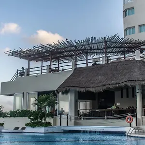 Beach&sunrise Aparthotel